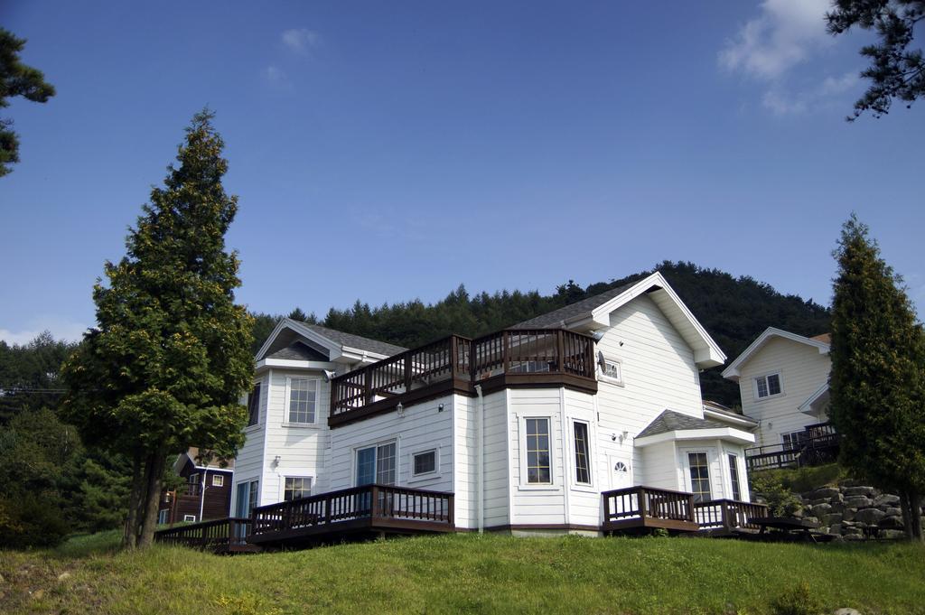 Resort Feliz Pyeongchang Exteriör bild